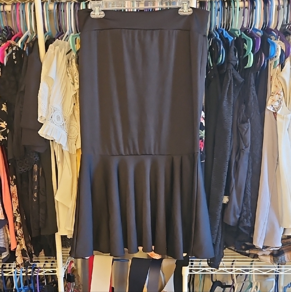 Casual Black Stretchy Skirt